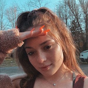 Meet your Posher, Ella